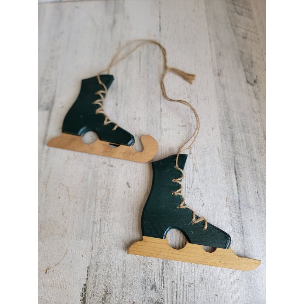Wooden green ice skate hanging sign‎ decor xmas figure vintage